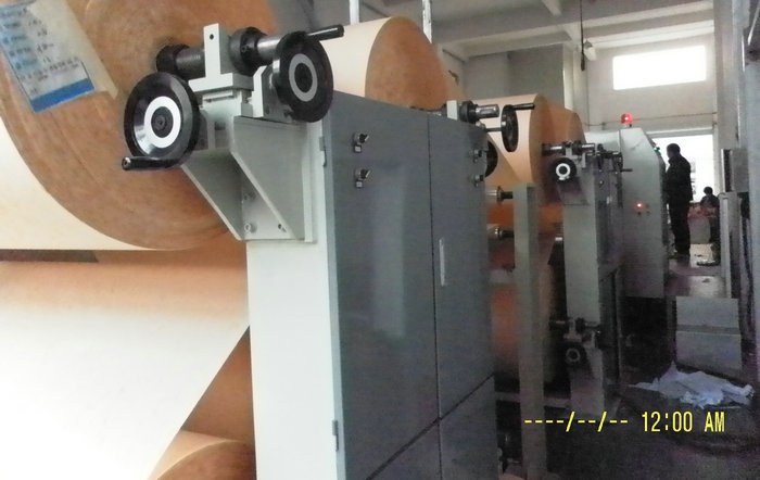 ZGH型超薄纸张八工位高速滚刀横切机
